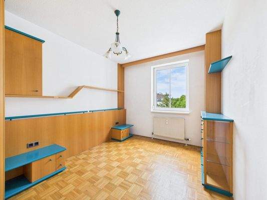 CAM04191G0-PR0038-STILL003