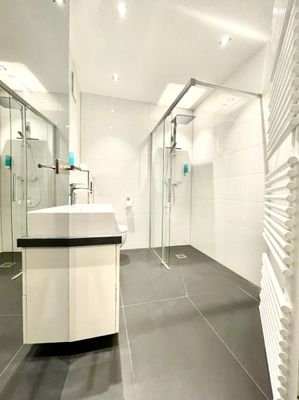 schönes Badezimmer