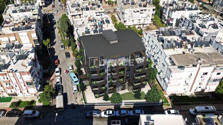 Apartments in a Complex near the Beach in Antalya Muratpaşa