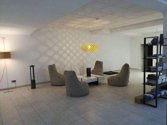 Büro-/Gewerbeeinheit