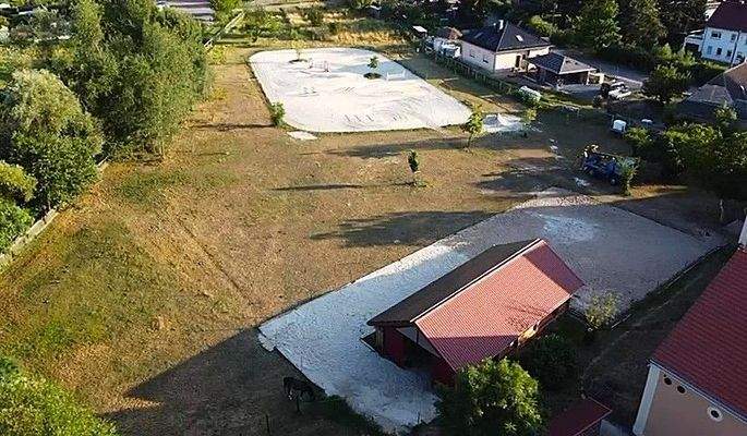 Stall und Reitanlage