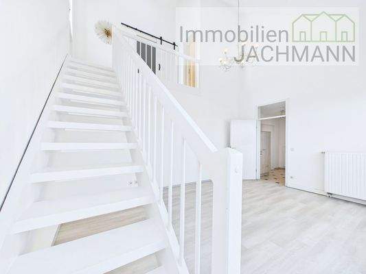 Treppenaufgang ins Obergeschoss
