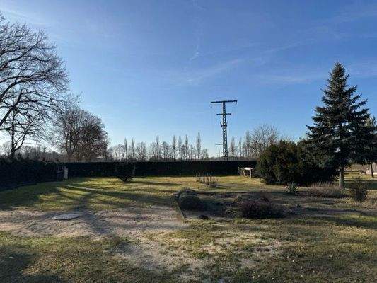 Grundstück     .jpeg