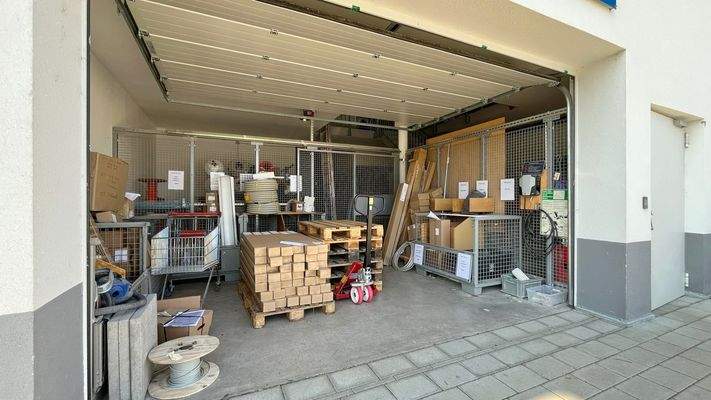 Befahrbare Werkstatt mit Sektionaltor