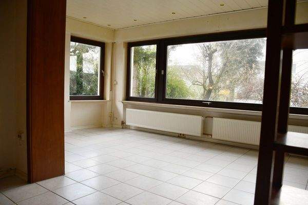 5 Wohnbereich mit Gartenzugang.JPG