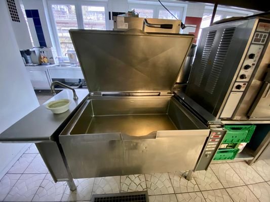riesige Kippbratpfanne