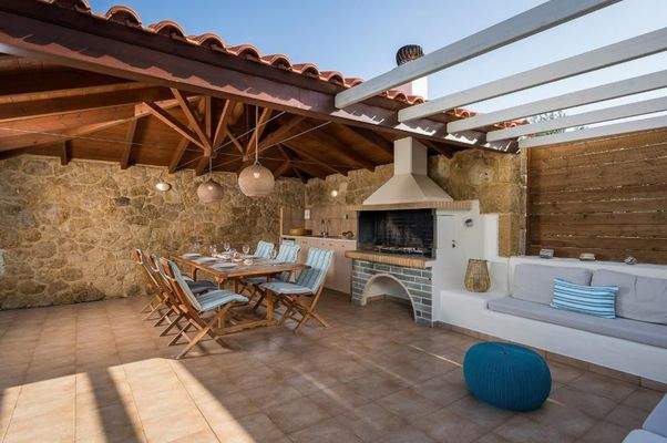 Kreta, Afrata: Premium-Villa mit Meerblick zu verkaufen