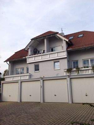 Komfortable Stellplatzsituation mit
Außenstellplätzen und Garagen