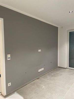 Gegenüberliegende Wand 