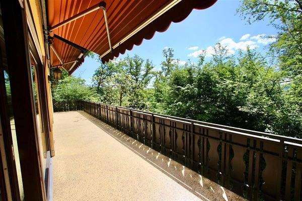 EG Balkon vor Esszimmer u. Küche