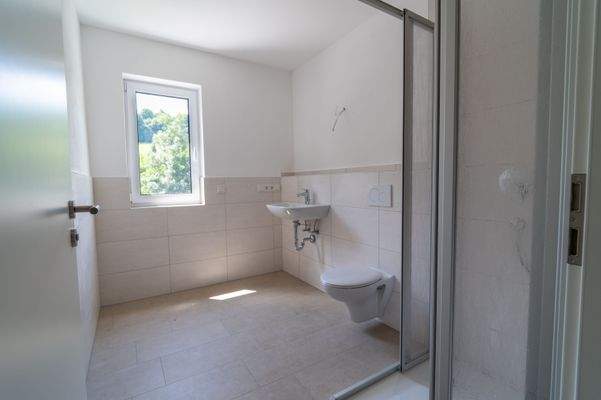 Badezimmer 2. OG.jpg