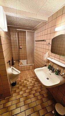 Das Badezimmer im KG