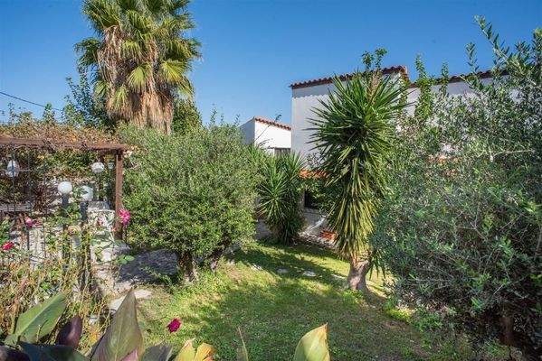 Kreta, Tavronitis: Villa mit Meerblick und 3 unabhängigen Apartments zu verkaufen