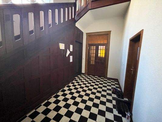 004020156800_302_358_14102025054042665