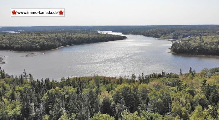 Cape Breton - Cleveland - Wunderschönes See-Ufer-G