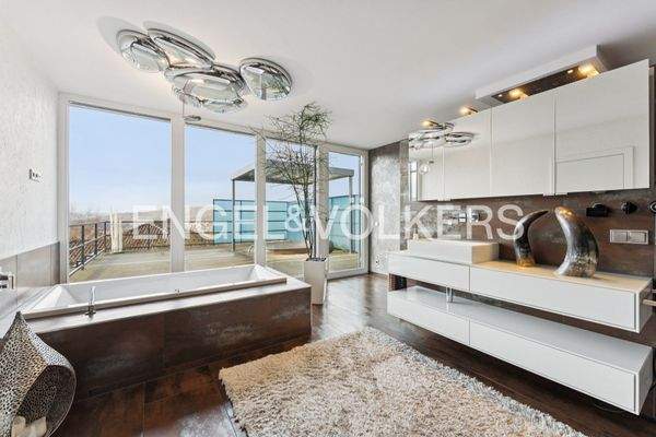 Bad en Suite mit Sauna und Freisitz OG