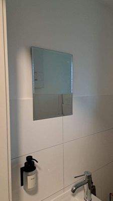 WC-Bereich mit Spiegel.jpg