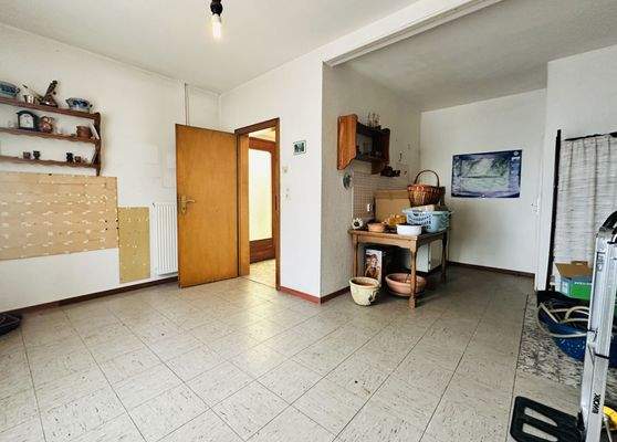 Zimmer/ Küche Erdgeschoss Altbau