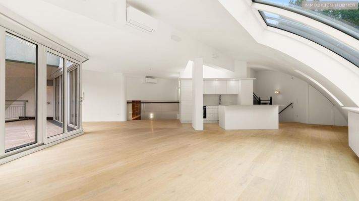 Wohnraum mit Blick zur Küche