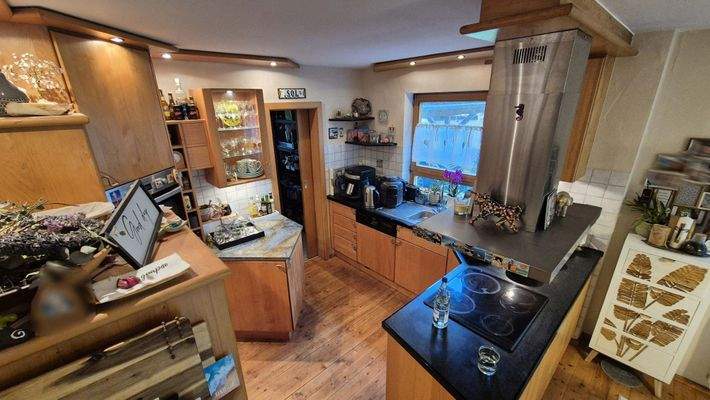 Küche m. Vorratsraum.jpg