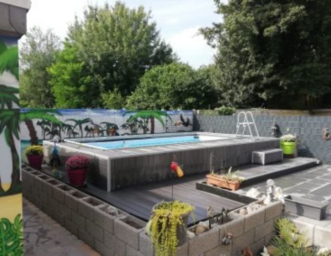 2 Wohnungen - 1 Preis! ...individuell Wohnen mit eigener Garten-Terrasse und Swimming-Pool!
