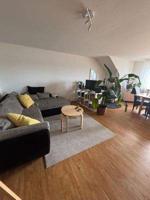 Wohnzimmer mit Pflanzen