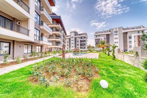 New Real Estate in a Complex with Swimming Pool in Alanya