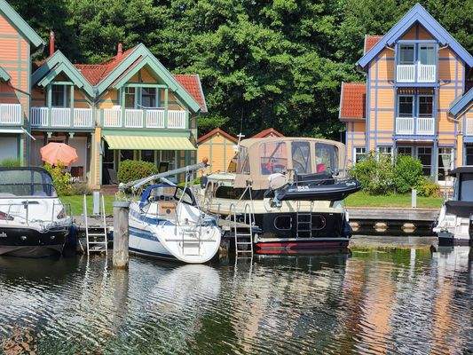 Rückseite m. Bootsanleger