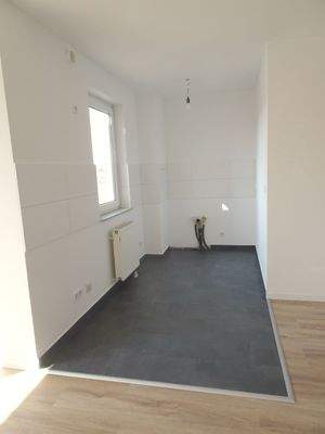  Küche mit teiloffener Gestaltung