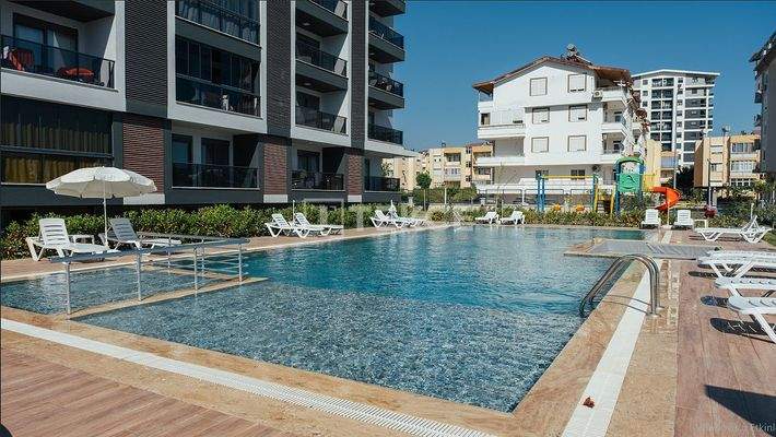 Flats in a Complex Close to Sea in Antalya Gazipaşa
