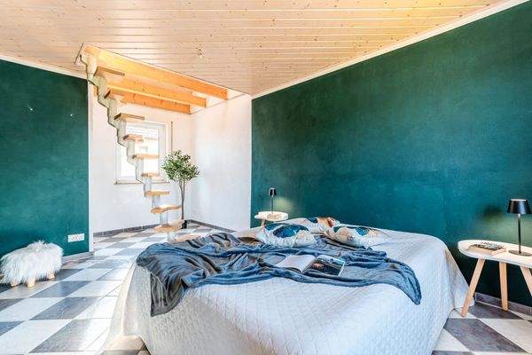Große Wohnung - OG - Schlafzimmer mit Galerie - Haus_Ellwangen-24