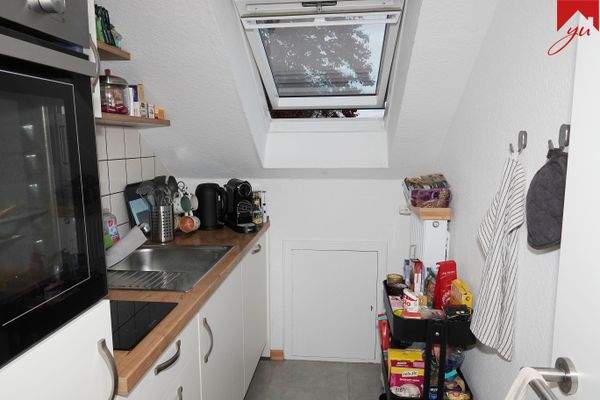 Küche mit Einbauküche