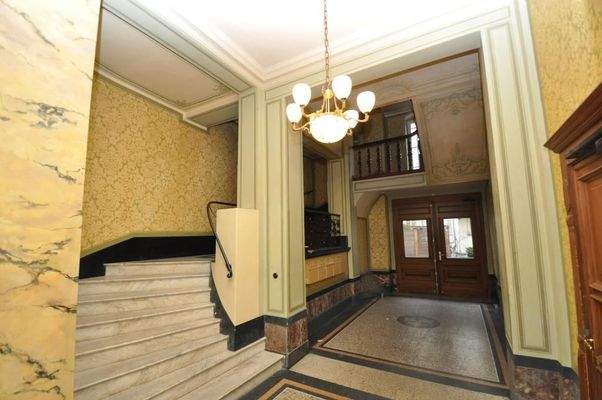 repräsentativer Hauseingang