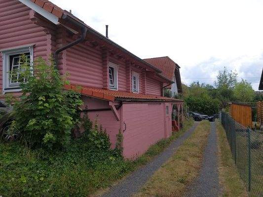 Seitenansicht mit Schuppen