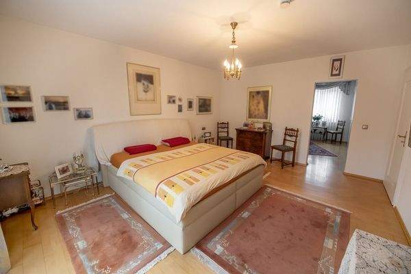 Schlafzimmer zu Ankleide