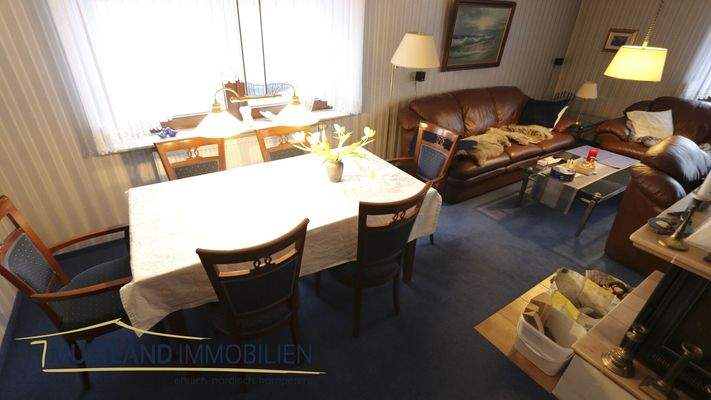 Essbereich mit angrenzendem Wohnbereich