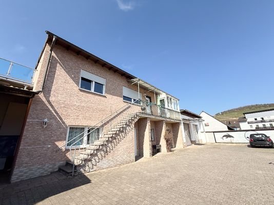 Außenansicht Anbau mit Garage