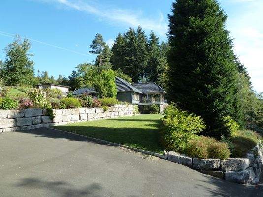 Ansicht von der Zufahrt