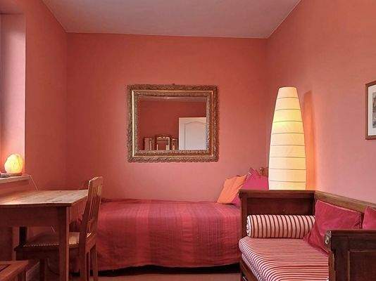 Ein Gäste- oder Kinderzimmer 