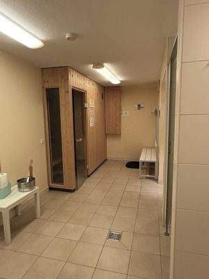 Sauna und Duschen.jpg