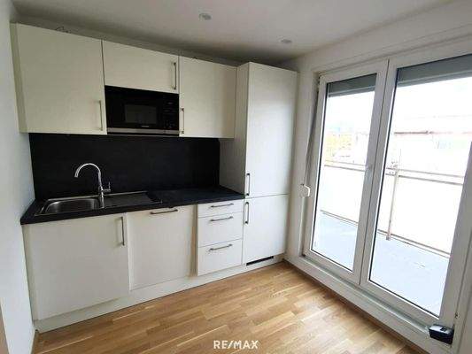 beidseitig, Küche mit allen Geräten