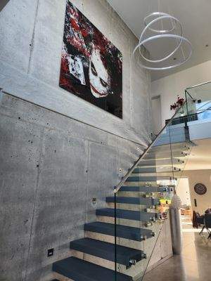 Eingangsbereich / Zugang ins 1. OG