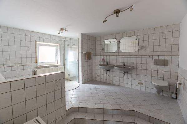 Vollbad im Gartengeschoss