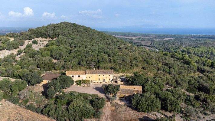 Landwirtschafts-Finca mit mehreren Gebäuden zum Verkauf in Arta, Mallorca