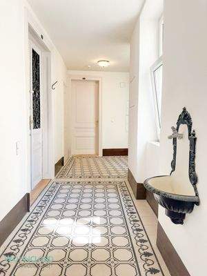 WUNDERSCHÖNES STIEGENHAUS