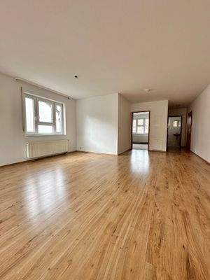 Wohn- und Esszimmer.jpg