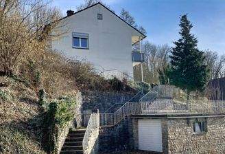 großzügiges Einfamilienhaus oder schmuckes Zweifamilienhaus