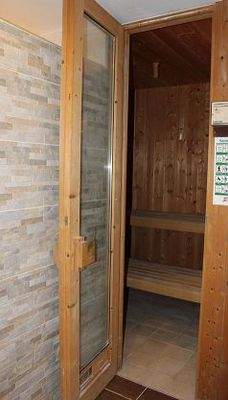 08 Sauna.jpg