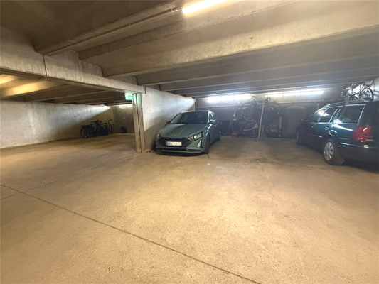 Tiefgaragenstellplatz