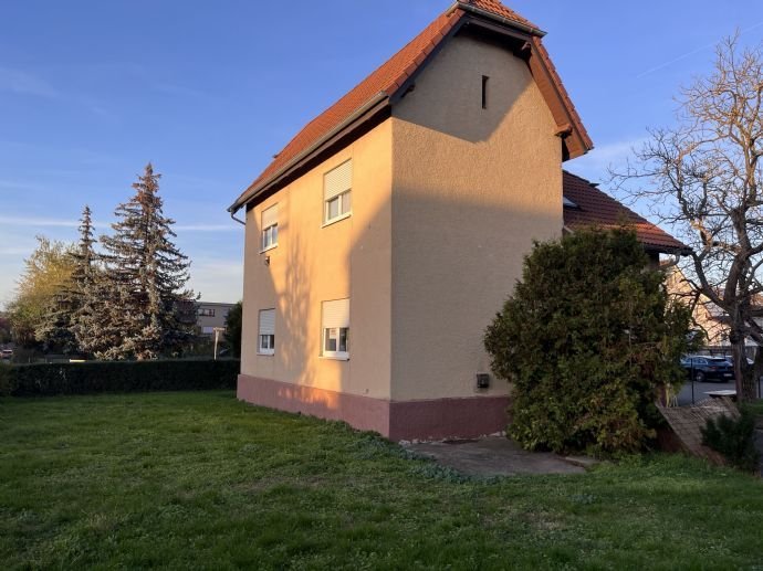 !!! Provisionsfrei !!!Einfamilienhaus mit großem Garten und viel Potential